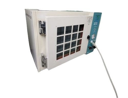 Vacuum oven